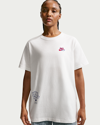 Nike Sportswear Classic Women's Oversized T-Shirt. Nike CA